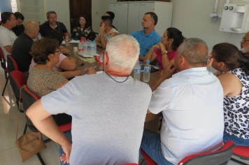 CÂMARA MUNICIPAL REALIZA REUNIÃO PARA TRATAR DA DESTINAÇÃO DE EMENDAS IMPOSITIVAS À ÁREA DA SAÚDE.