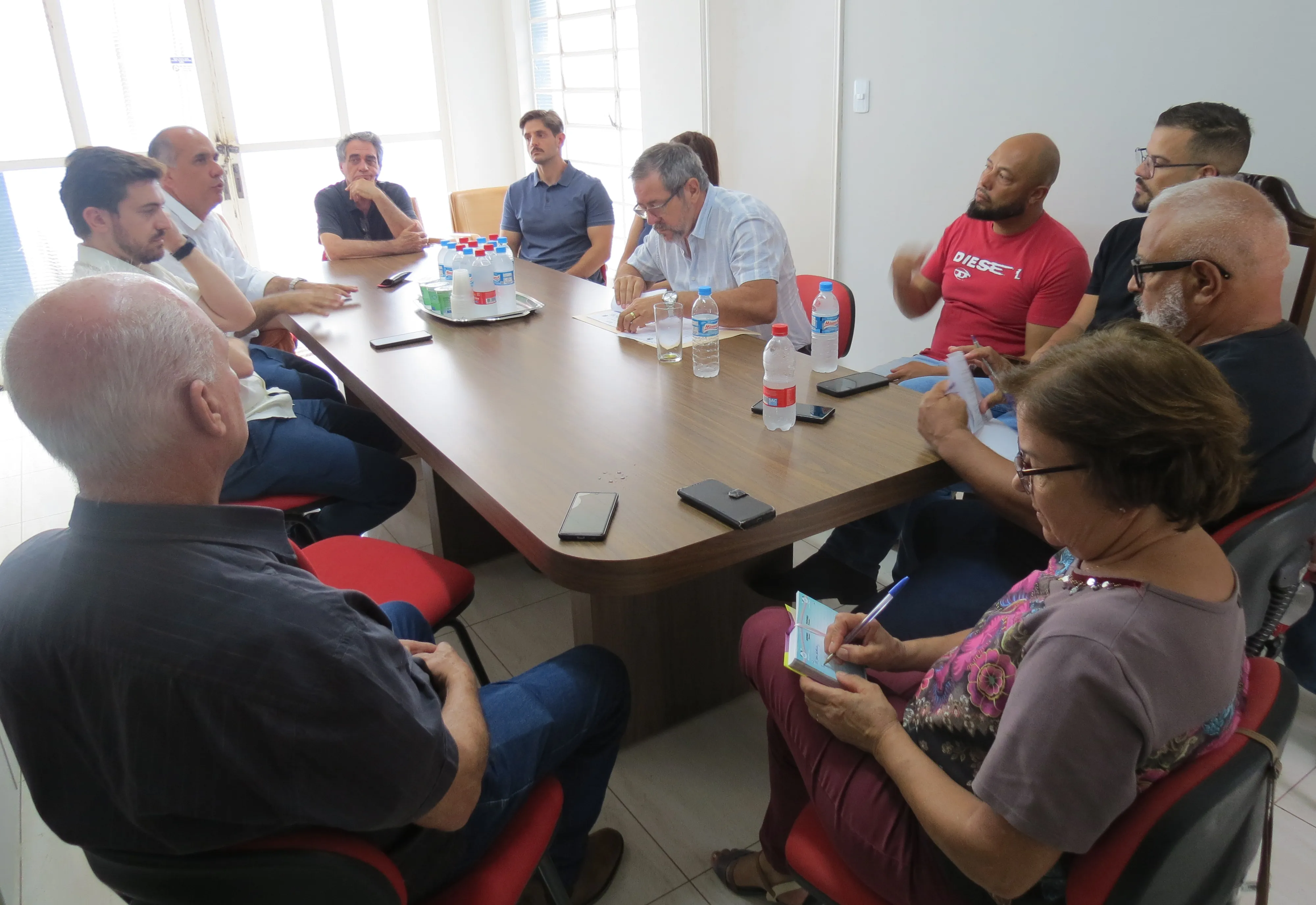 REUNIÃO ENTRE A CDL E A CÂMARA PARA TRATAR SOBRE  PONTO FACULTATIVO